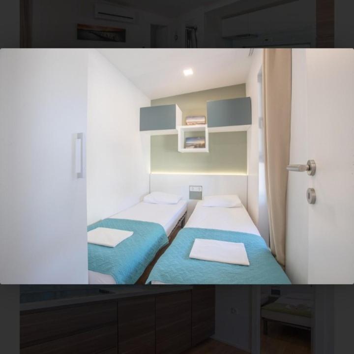 Tomica Apartments With Pool Biograd Na Moru Eksteriør bilde