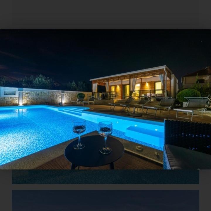 Tomica Apartments With Pool Biograd Na Moru Eksteriør bilde