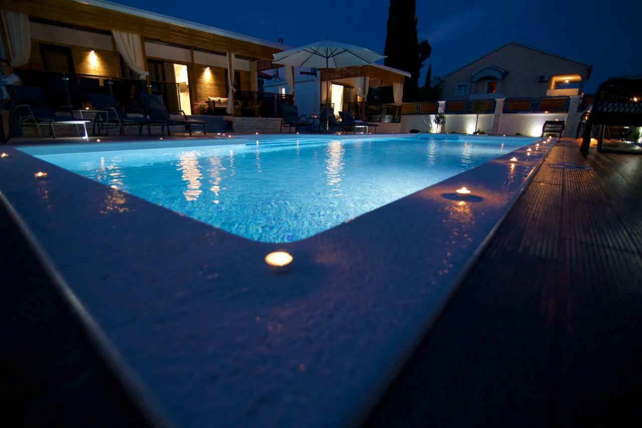 Tomica Apartments With Pool Biograd Na Moru Eksteriør bilde